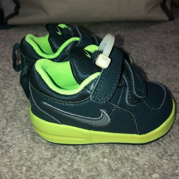 Brand new Nike infants/baby shoes size 3 - Picture 2 of 5